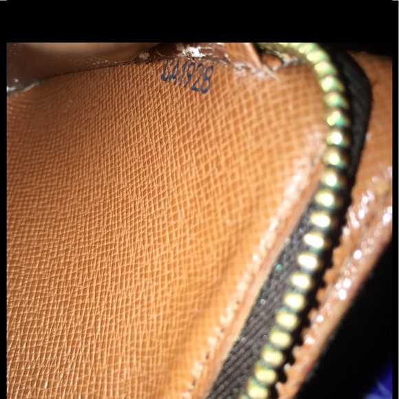 SOLDAuth Louis Vuitton Zippy Wallet/Organizer - Picture 10 of 10